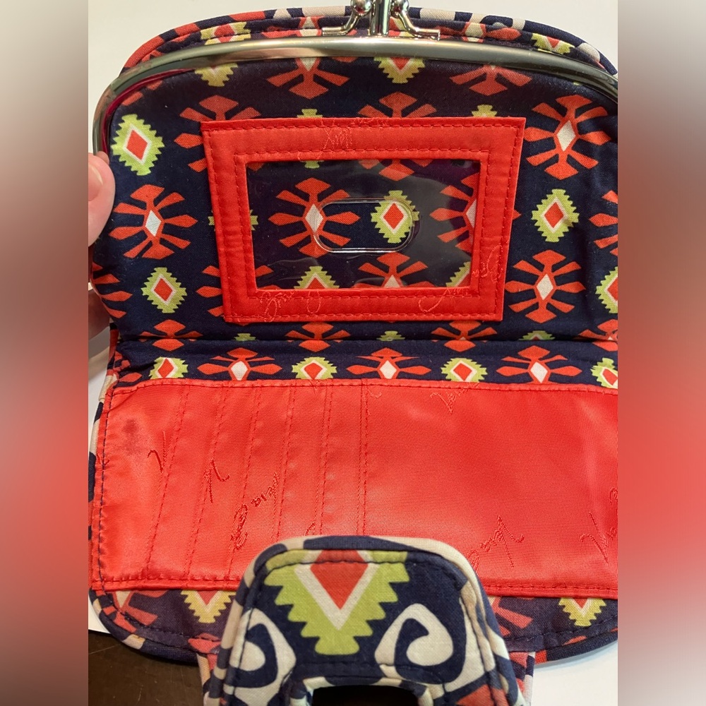 Vera Bradley quilted cotton clutch wallet Kiss N snap Sun Valley Navy Red Green - Picture 5 of 6